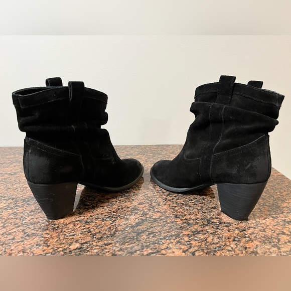 Melrose and Market “Theda” Black Suede Slouch Ankle Boot size 7 - Picture 4 of 8